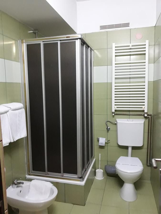 Pensiunea Sydney Timisoara Ngoại thất bức ảnh